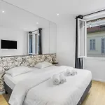 2 Chambres - 2 Min Du Palais - Climatise - Calme Daire